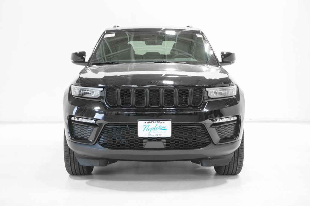 Used 2025 Jeep Grand Cherokee Limited AWD/4WD image 3