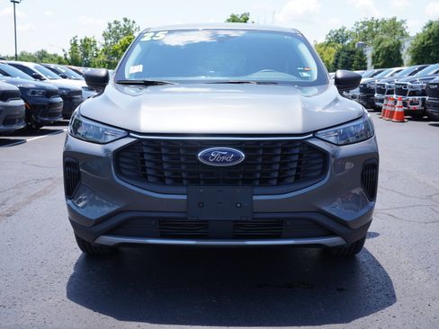 Used 2025 Ford Escape Active AWD/4WD image 9