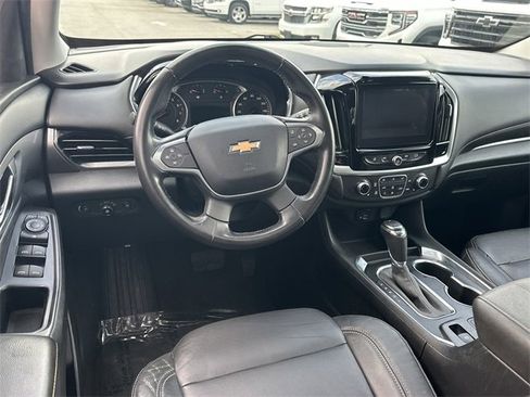 Used 2020 Chevrolet Traverse LT w/ LT Premium Package image 8