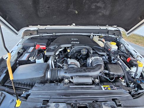 Used 2020 Jeep Wrangler Unlimited Sport image 32