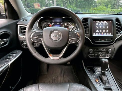 Used 2021 Jeep Cherokee Latitude Lux w/ Comfort/Convenience Group FWD image 8