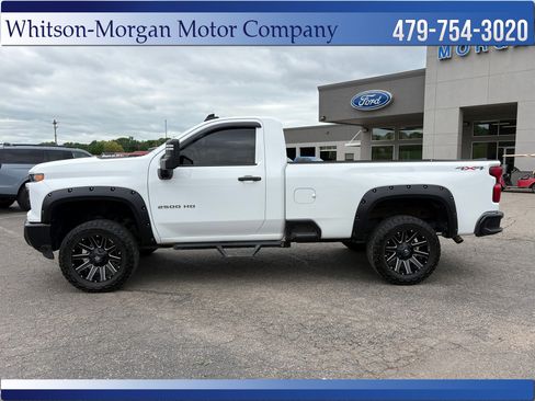 Used 2024 Chevrolet Silverado 2500 W/T AWD/4WD image 2