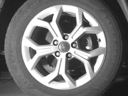 Used 2025 Jeep Compass Latitude image 15