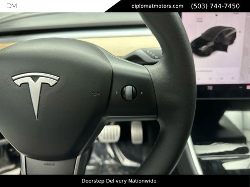 Used 2021 Tesla Model Y Performance image 24