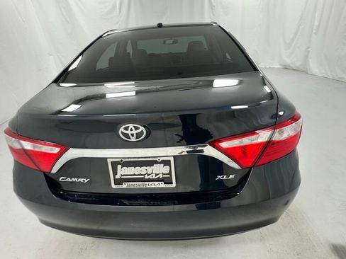 Used 2015 Toyota Camry XLE w/ Convenience Package FWD image 4