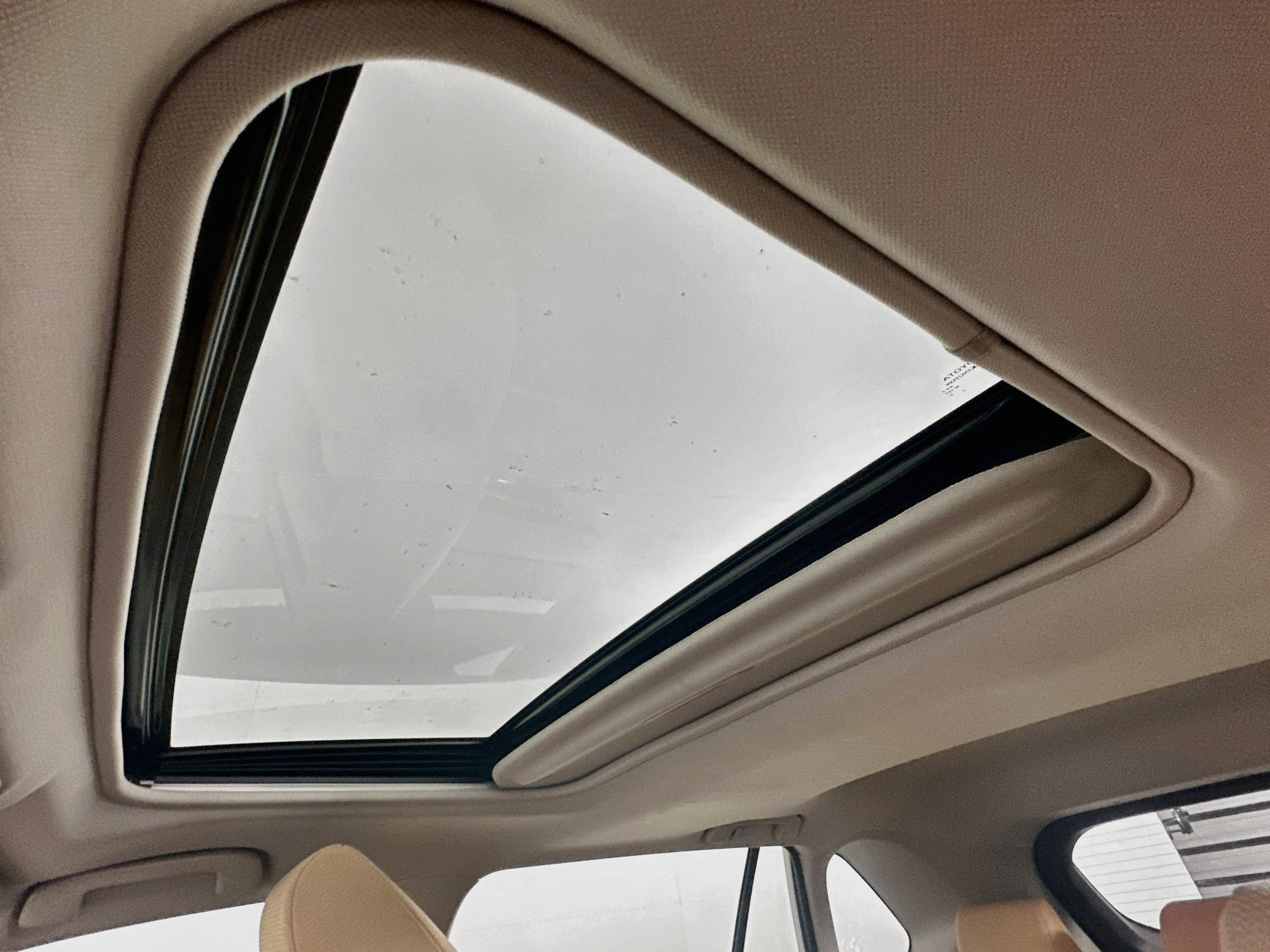 Used 2019 Toyota RAV4 XLE FWD image 26