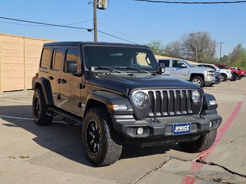 Used 2018 Jeep Wrangler Unlimited Sport S image 3
