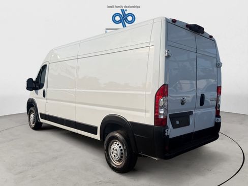 Used 2026 RAM ProMaster 2500 w/ Convenience Group FWD image 4