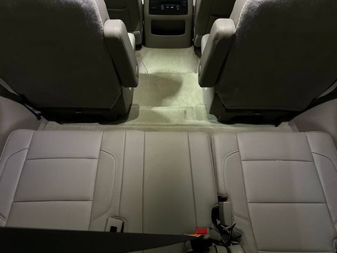 Used 2018 Chevrolet Tahoe LT RWD image 16