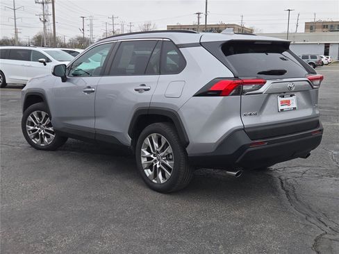 Used 2021 Toyota RAV4 XLE Premium FWD image 16