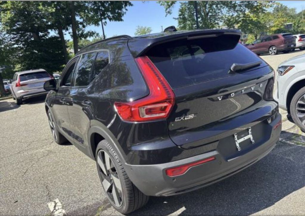 Used 2026 Volvo EX40 Plus AWD/4WD image 13