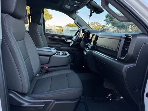 Used 2024 GMC Sierra 1500 SLE image 28