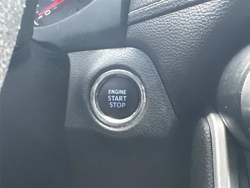 Used 2020 Toyota RAV4 XLE image 27