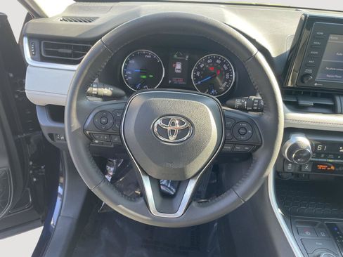 Used 2020 Toyota RAV4 XLE w/ XLE Grade Weather Package AWD/4WD image 20