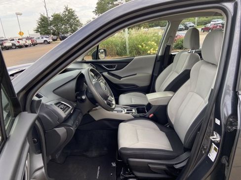 Used 2023 Subaru Forester AWD/4WD image 34
