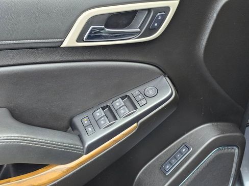 Used 2019 GMC Yukon Denali image 27