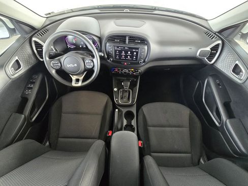 Used 2025 Kia Soul LX FWD image 8
