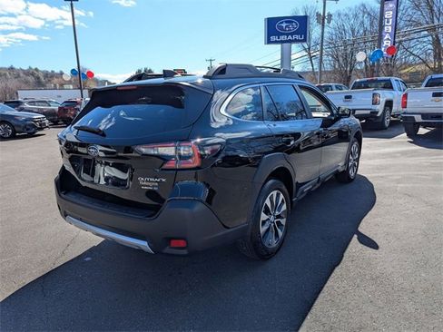 Used 2025 Subaru Outback Limited image 3