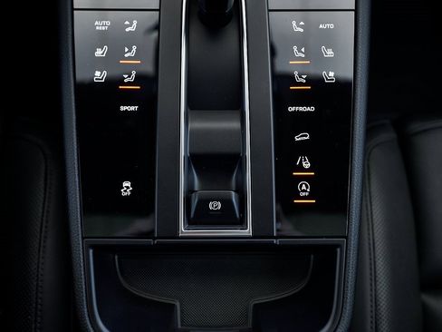 Used 2024 Porsche Macan image 51