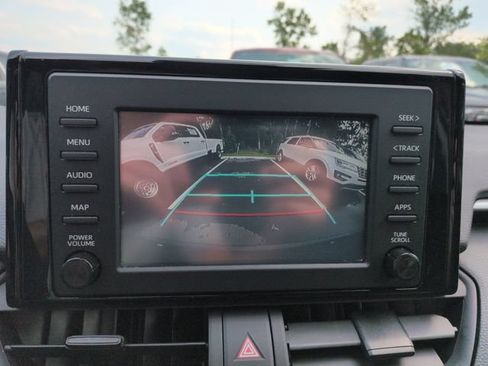 Used 2019 Toyota RAV4 LE w/ Carpet Mat Package AWD/4WD image 38