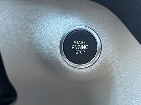 New 2026 Volvo XC40 B5 Plus w/ Climate Package image 20