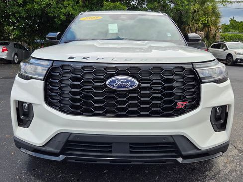 Used 2025 Ford Explorer ST AWD/4WD image 8