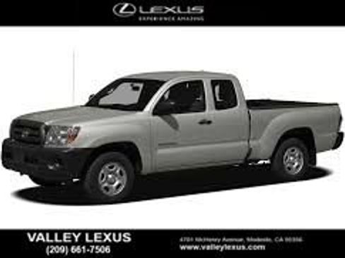 Used 2010 Toyota Tacoma 2WD Regular Cab image 3
