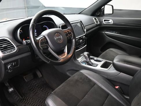 Used 2020 Jeep Grand Cherokee Altitude AWD/4WD image 18