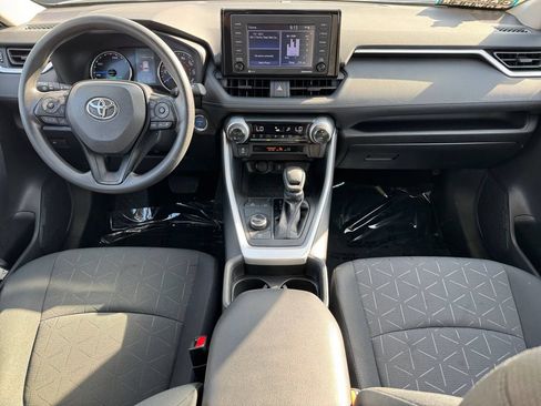 Used 2021 Toyota RAV4 XLE AWD/4WD image 12