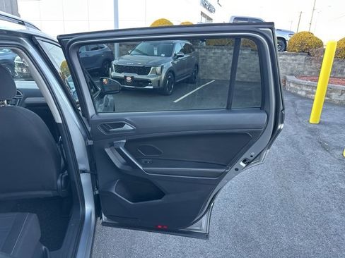 Used 2022 Volkswagen Tiguan S image 41