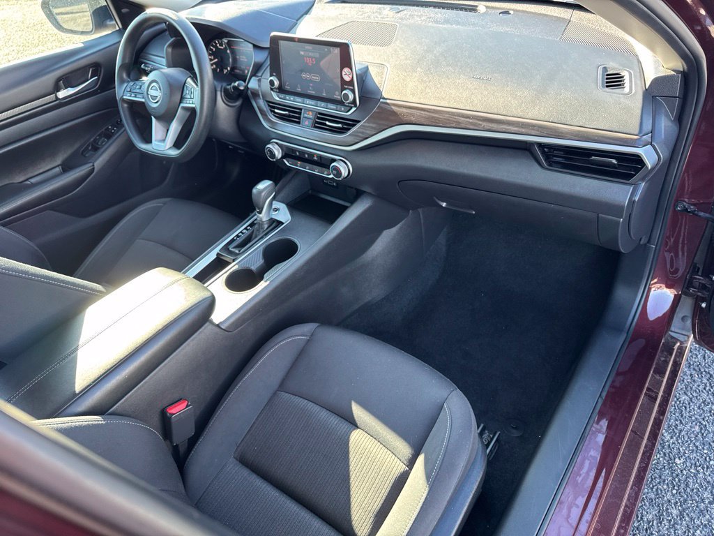 Used 2025 Nissan Altima 2.5 SV FWD image 23