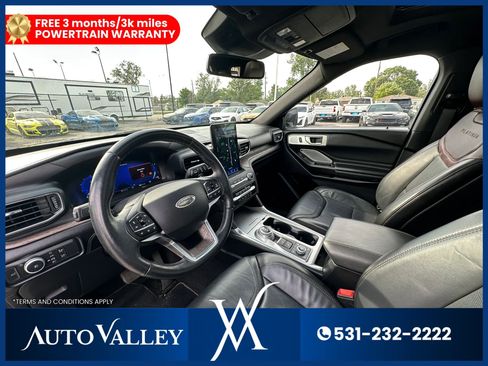 Used 2020 Ford Explorer Platinum w/ Premium Technology Package AWD/4WD image 17