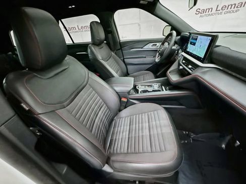 Certified 2025 Ford Explorer ST-Line AWD/4WD image 31
