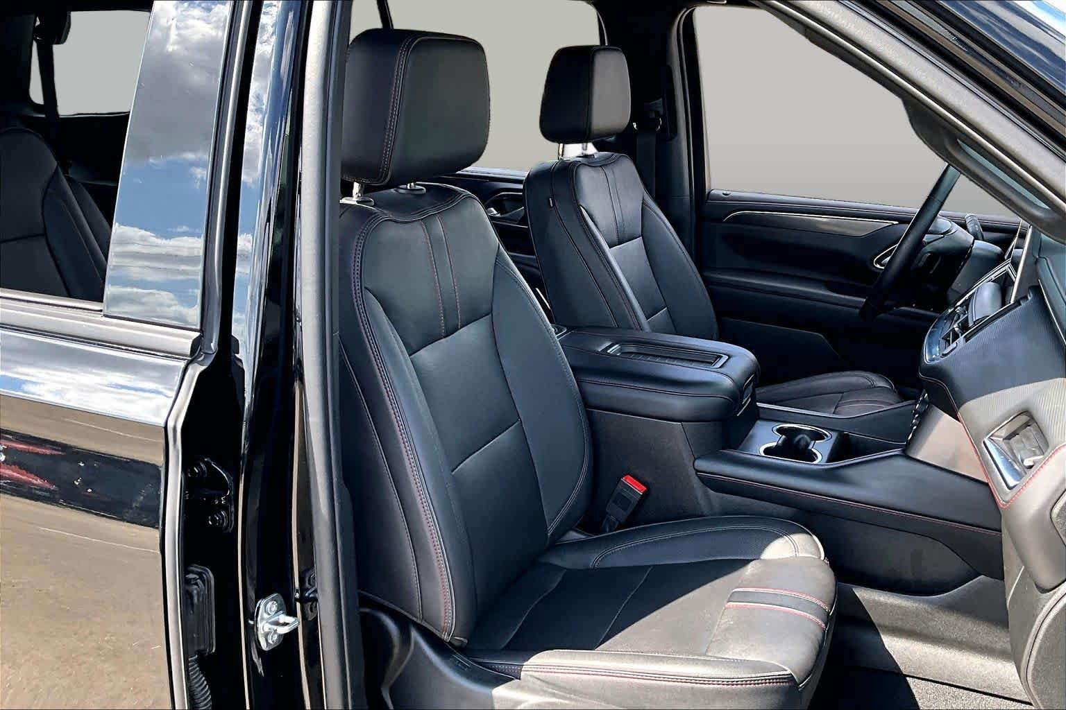 Used 2022 Chevrolet Tahoe RST w/ Sport Performance Package AWD/4WD image 9