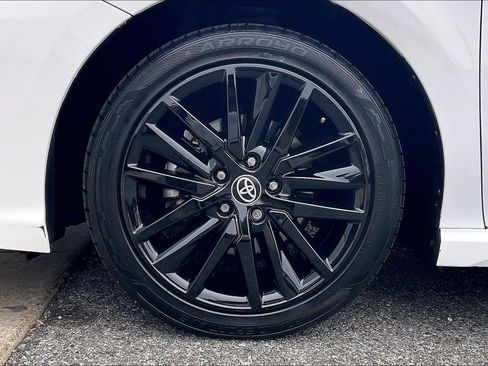 Used 2023 Toyota Camry SE image 11