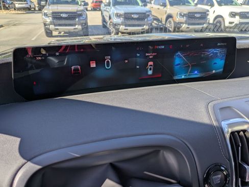 Certified 2025 Ford Expedition Platinum w/ Driver's Package AWD/4WD image 20
