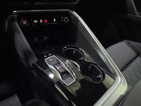 New 2026 Audi SQ5 Prestige AWD/4WD image 23