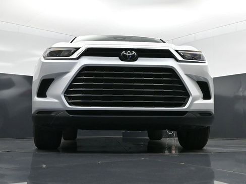 Used 2024 Toyota Grand Highlander XLE image 48