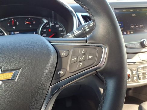 Used 2024 Chevrolet Equinox LT image 18