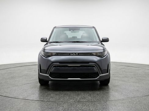 Used 2025 Kia Soul LX w/ LX Technology Package FWD image 2