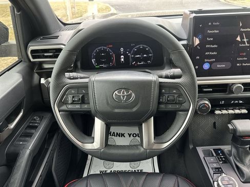 Used 2025 Toyota Tacoma TRD Sport AWD/4WD image 14