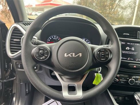 Certified 2022 Kia Soul LX image 14