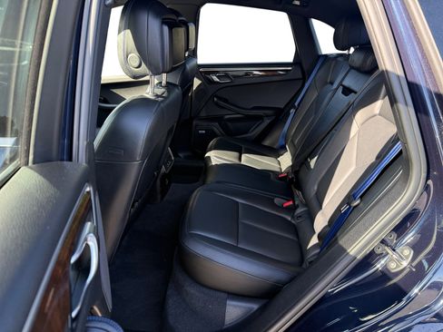 Used 2022 Porsche Macan S image 16