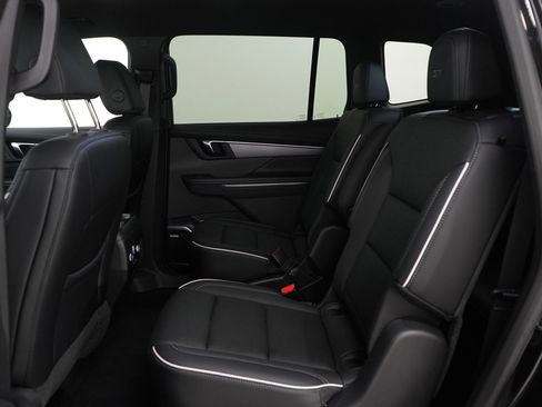 Used 2025 Buick Enclave Sport Touring image 14