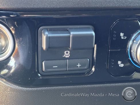 Used 2025 GMC Sierra 1500 SLE w/ Preferred Package image 22