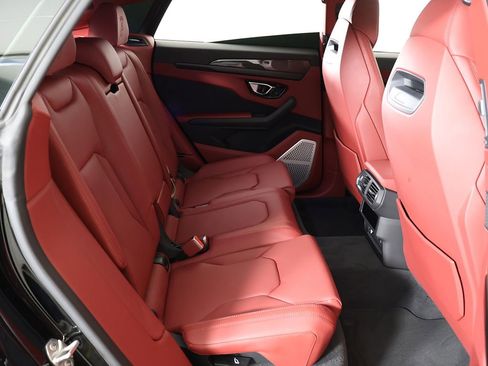 Used 2022 Lamborghini Urus image 45