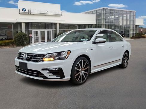 Used 2017 Volkswagen Passat 1.8T R-Line FWD image 1