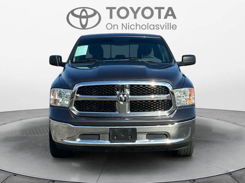 Used 2018 RAM 1500 Classic SLT image 9