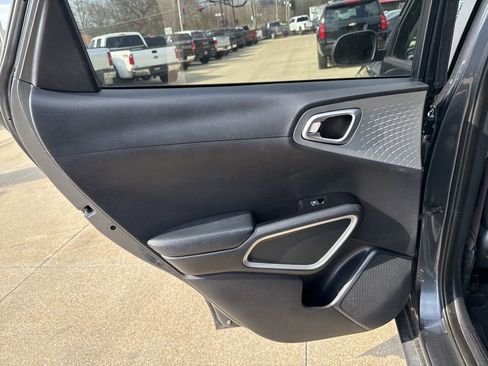 Used 2020 Kia Soul LX image 41