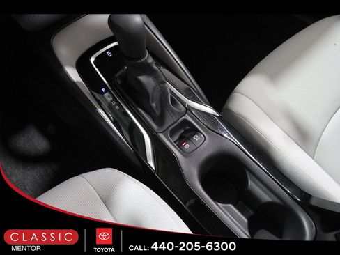 Used 2020 Toyota Corolla LE image 12
